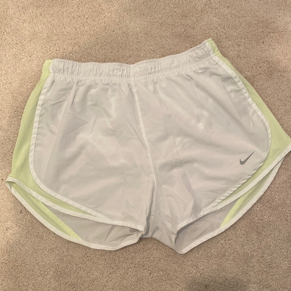 Nike Pants - Nike Womens tempo shorts size L EUC